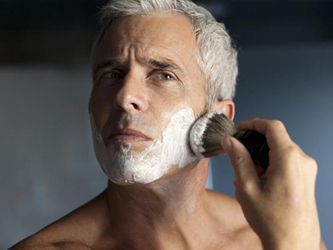 اصلاح صورت در مردان با خودتراش